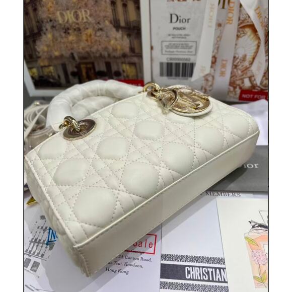 New in Box DIOR VIP Beaute Makeup Cream Quilted with silver Hardware - Picture 6 of 7